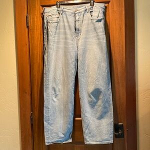 Light Wash Straight Leg American Eagle Jeans